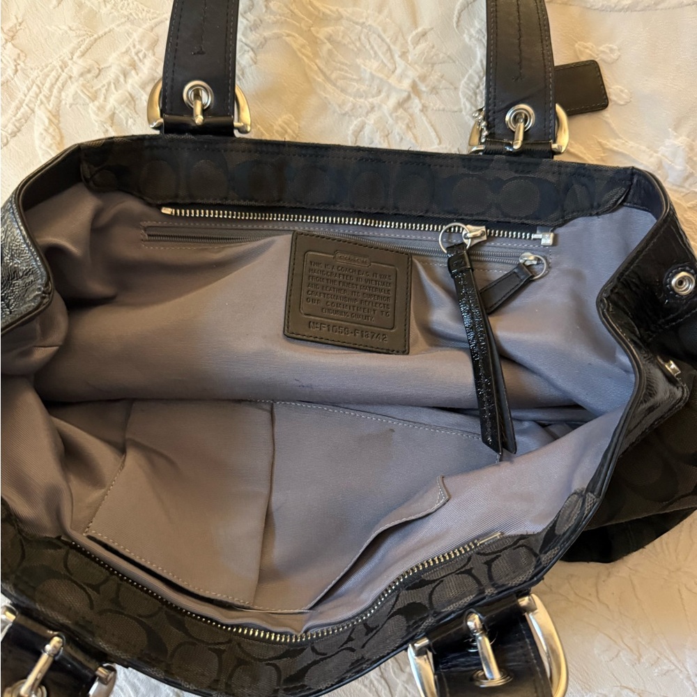 Coach Signature Black Shoulder Bag - Picture 2 of 2